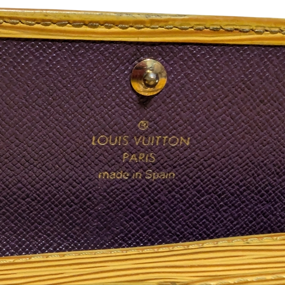 Louis Vuitton Epi Leather Wallet Firm Already Discounted View 4